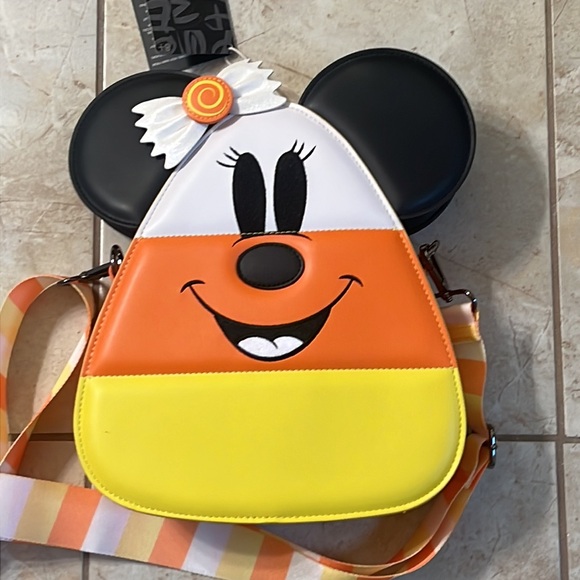 NWT Disney Mickey and Minnie Candy Corn Lounge Fly Crossbody. - Picture 5 of 6